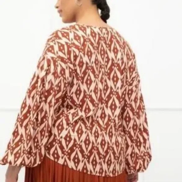 Patterned Top - Picture 4 of 4